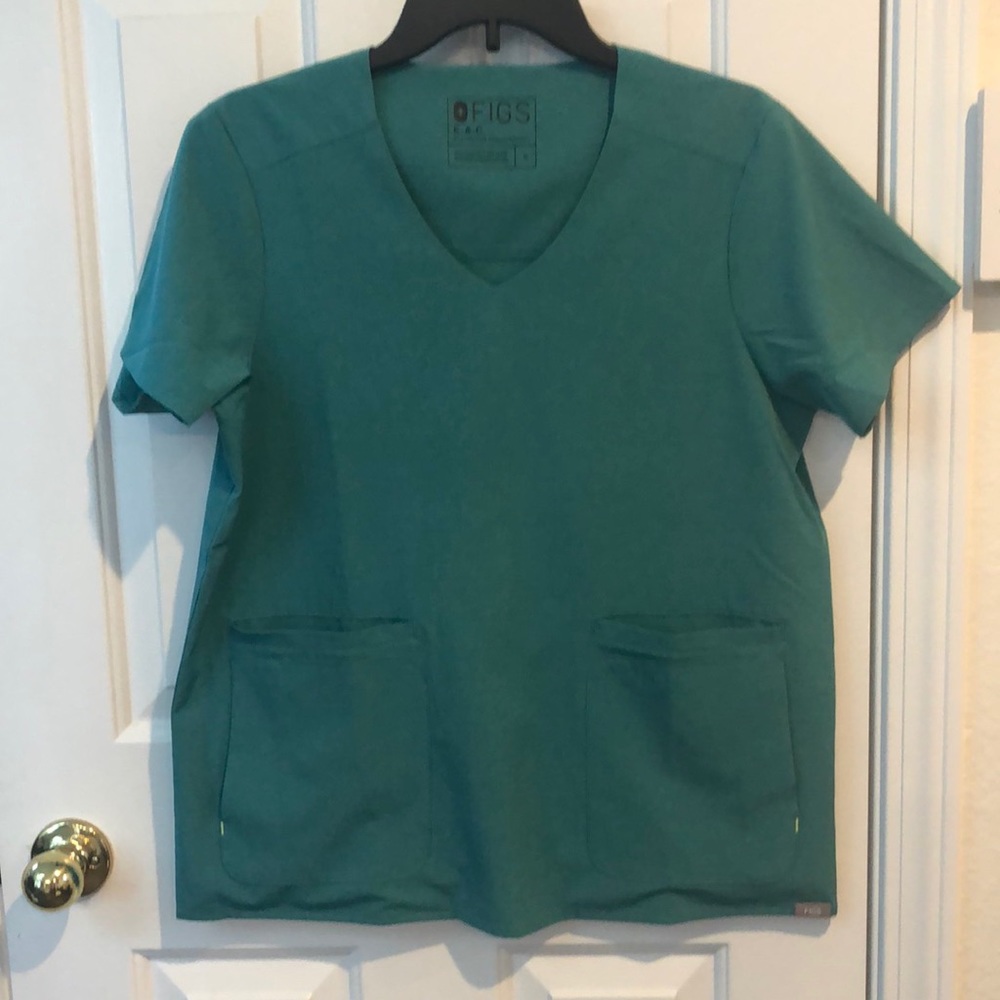 Women’s scrub top figs